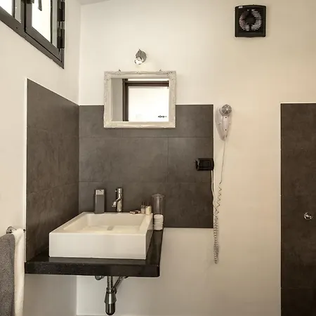 Domus Claudia - *